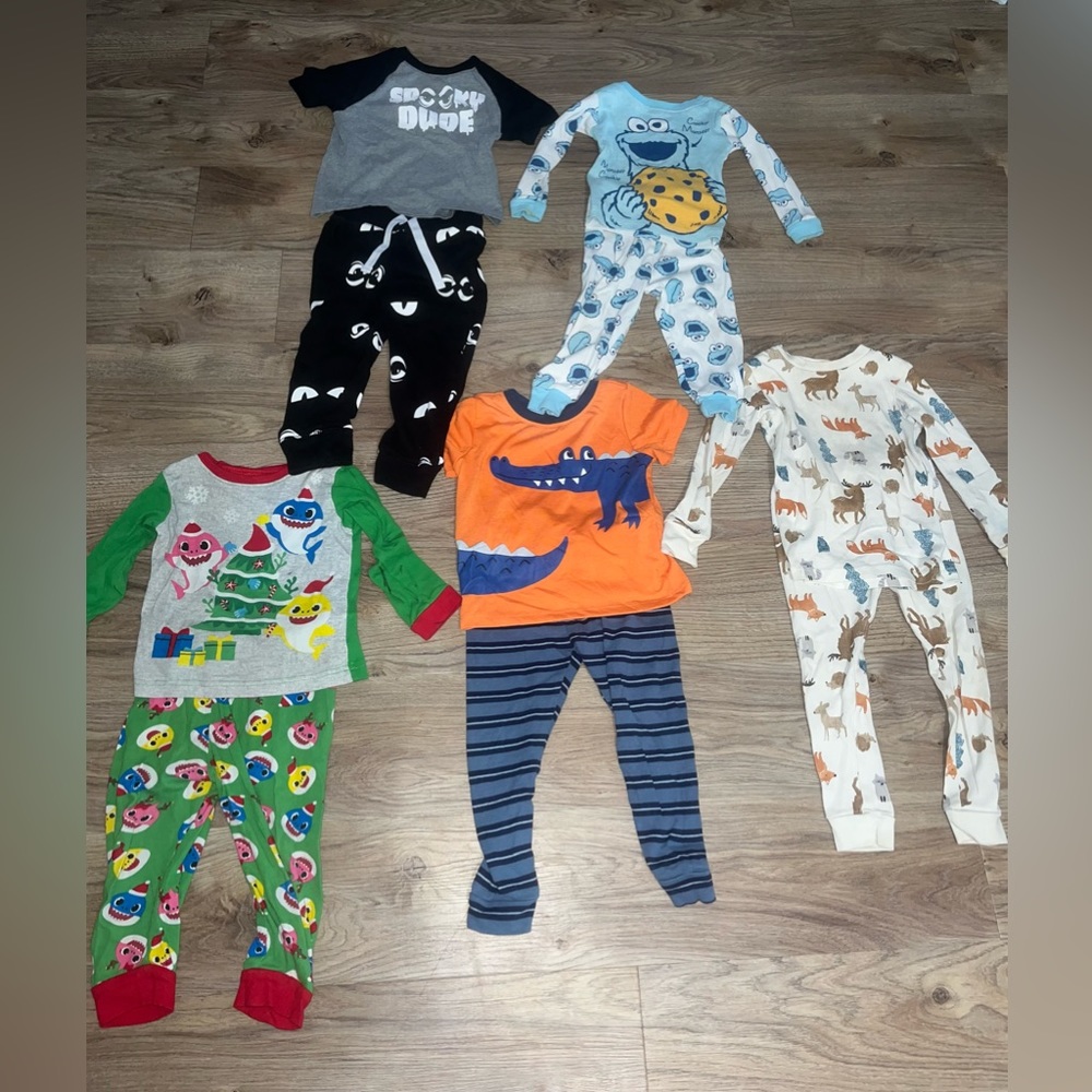 5 pairs of pajamas